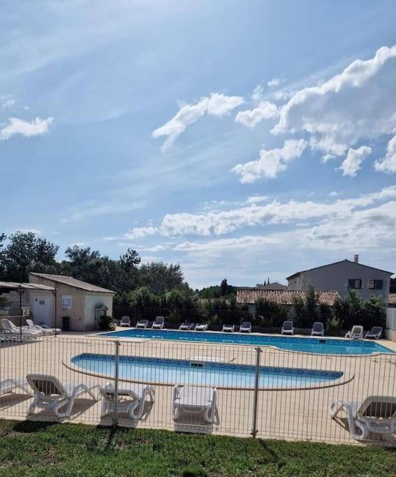 Lou Olivie, Appartement Climatise Avec Piscine Aux Pieds Alpilles Paradou Bagian luar foto