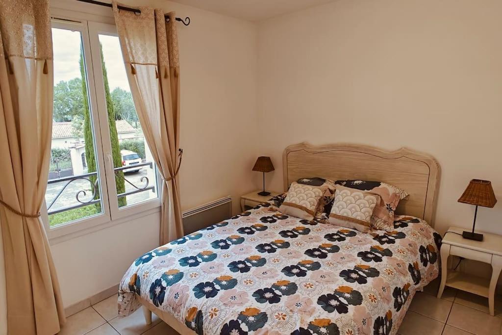 Lou Olivie, Appartement Climatise Avec Piscine Aux Pieds Alpilles Paradou Bagian luar foto